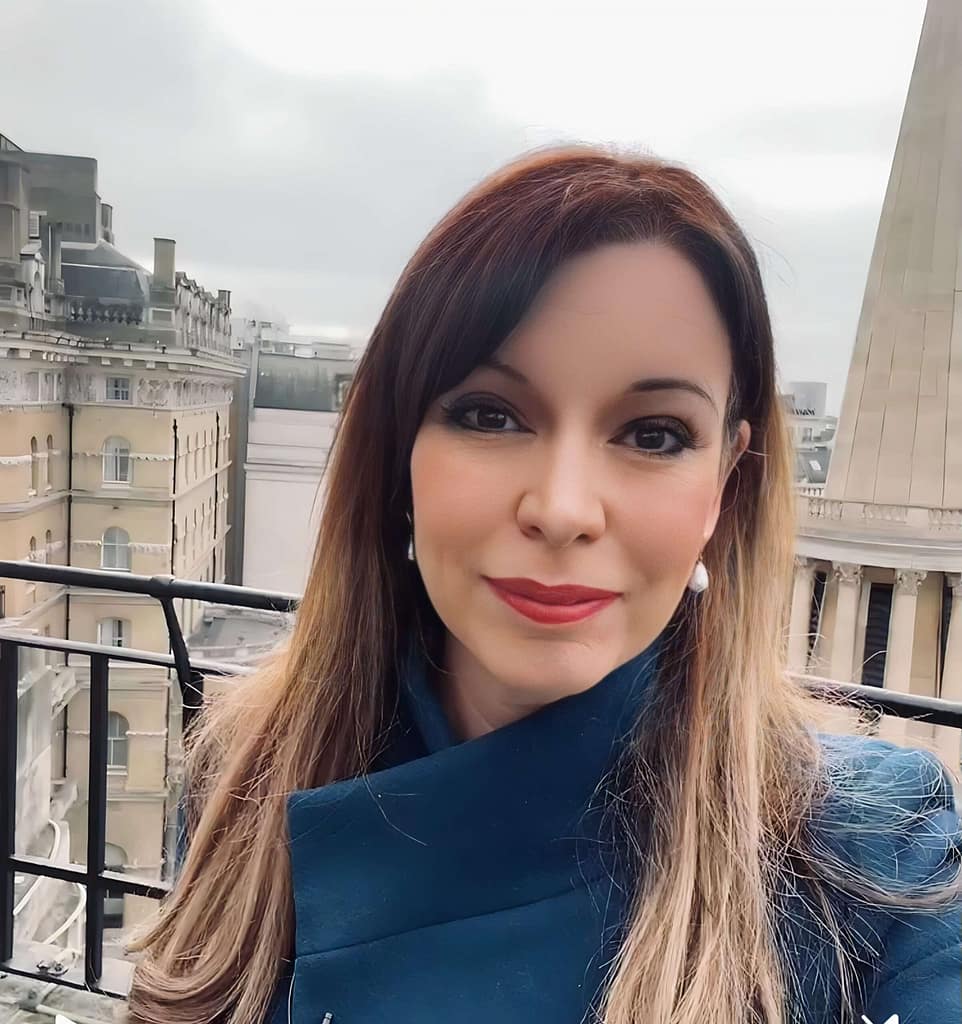 Elizabeth Rizzini – Trusted BBC Weather Presenter and media personality, proudly represented by our expert celebrity agency team.